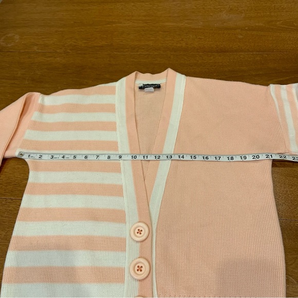 Vintage 1980s Maura pink and white cardigan with color blocking and stripes - Picture 6 of 7
